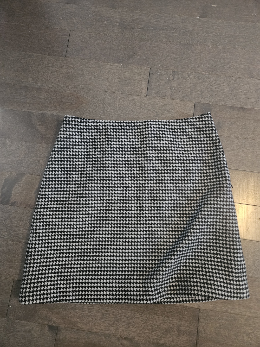 Club Monaco Black & White Houndstooth Pencil Skirt